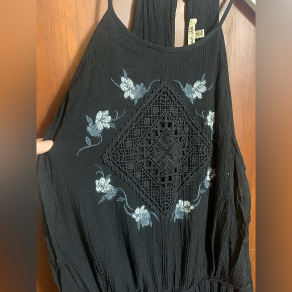 Embroidered Floral Romper Black Linen - Picture 2 of 4